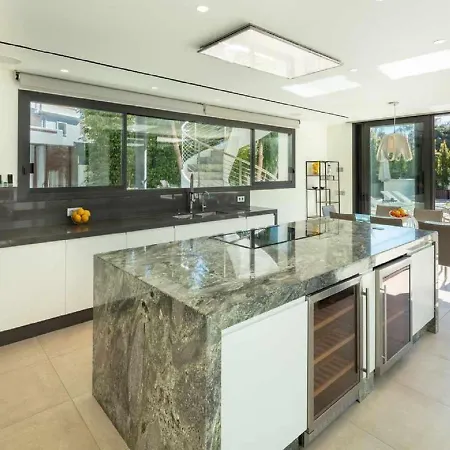 Villa Lujo En La Playa Puerto Banus Marbella