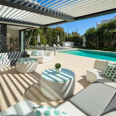 Lujo En La Playa Puerto Banus Villa Marbella